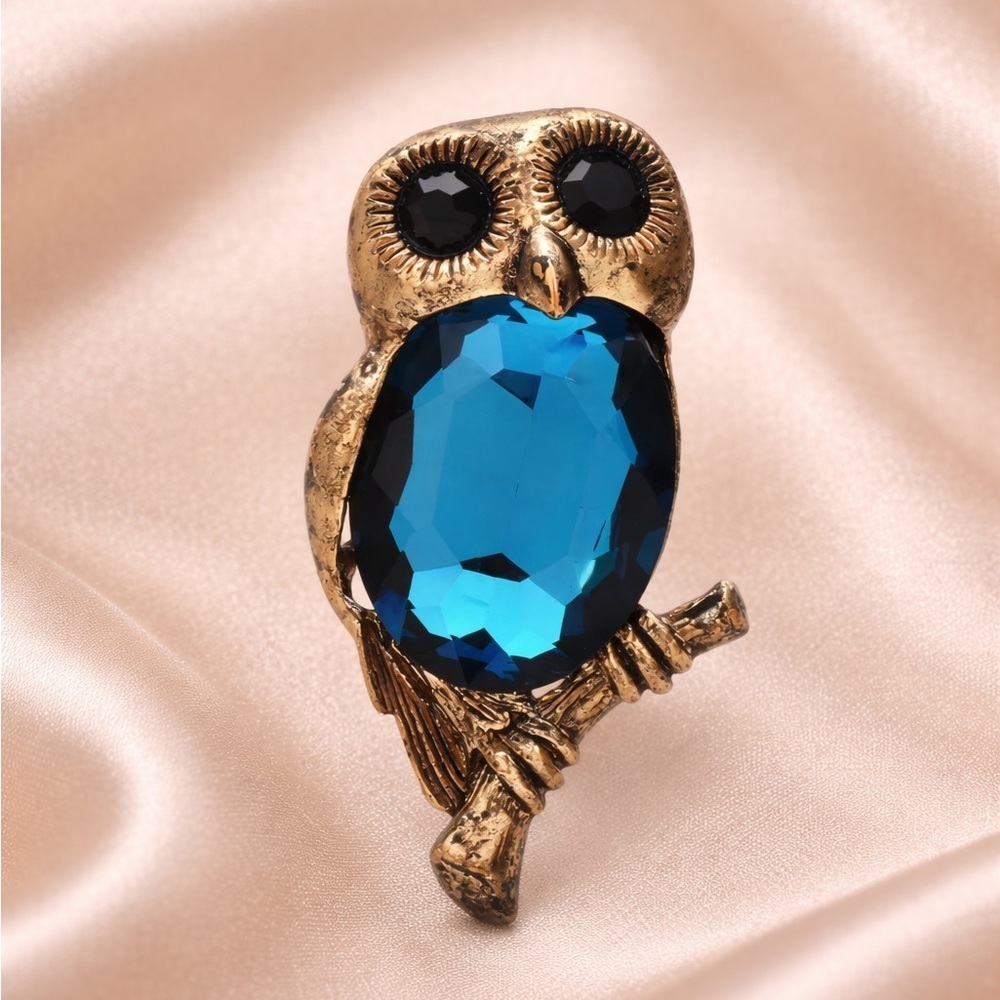 Blue Owl Gold Crystal Brooch